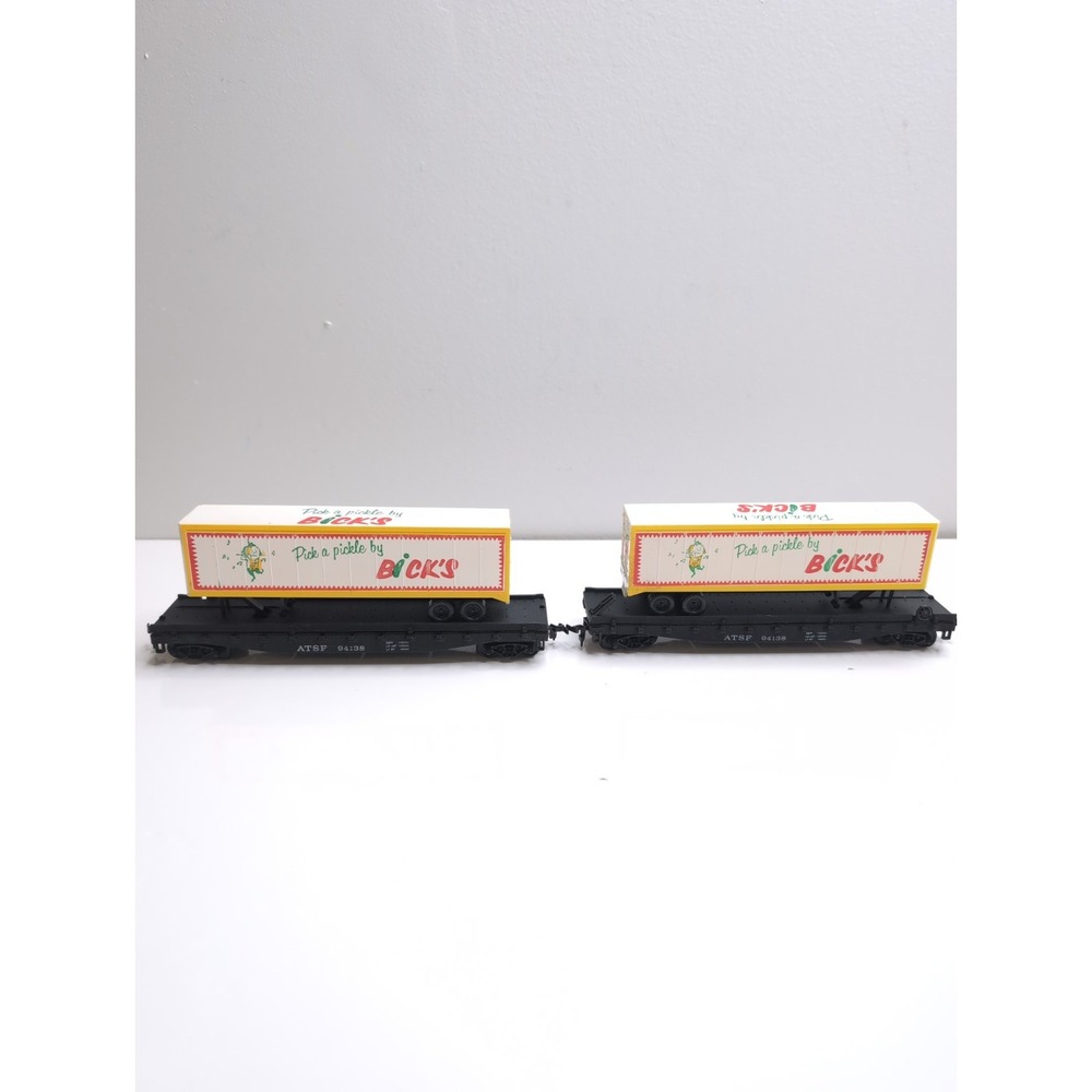 Cox HO Scale ATSF 94138 Bick's Pickle Flatcars with Trailers Pair - Used